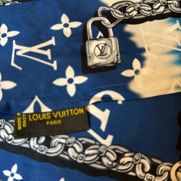 Louis Vuitton Silk Neck Scarf - Picture 7 of 8